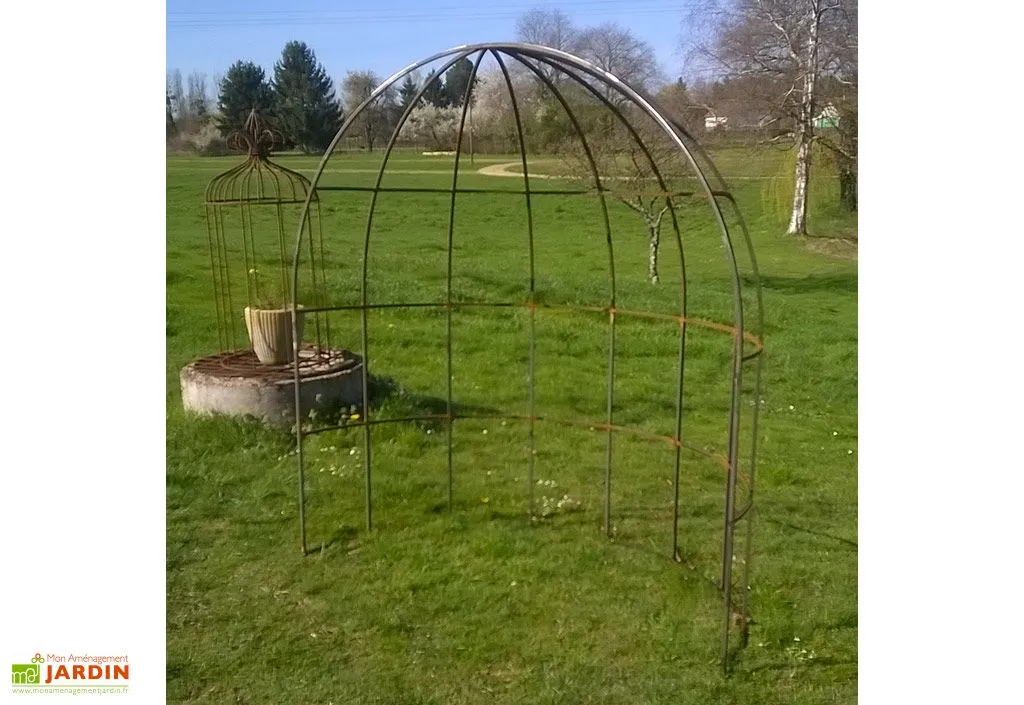 Godart Ferronnerie Demi-gloriette De Jardin En Fer Forgé 2 Godart Ferronnerie Demi-gloriette De Jardin En Fer Forgé – Image 2