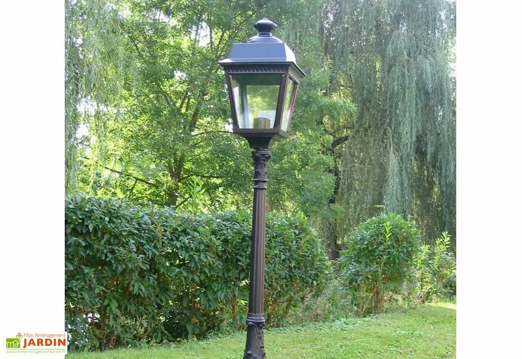 Dommartin Lampadaire Vendée En Fonte Villandry 2 Dommartin Lampadaire Vendée En Fonte Villandry – Image 2